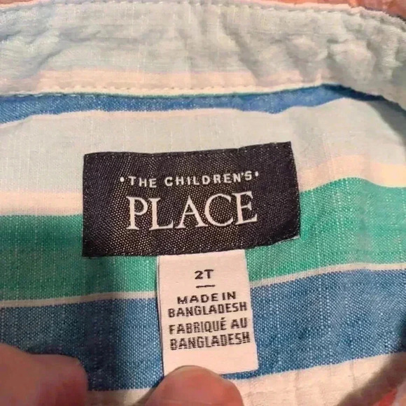 Five for 25 Place 100% cotton, short sleeved,  lightweight button down shirt - Picture 3 of 4